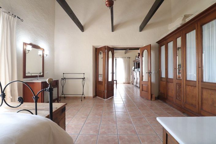 Image No.19-4 Bed Villa for sale