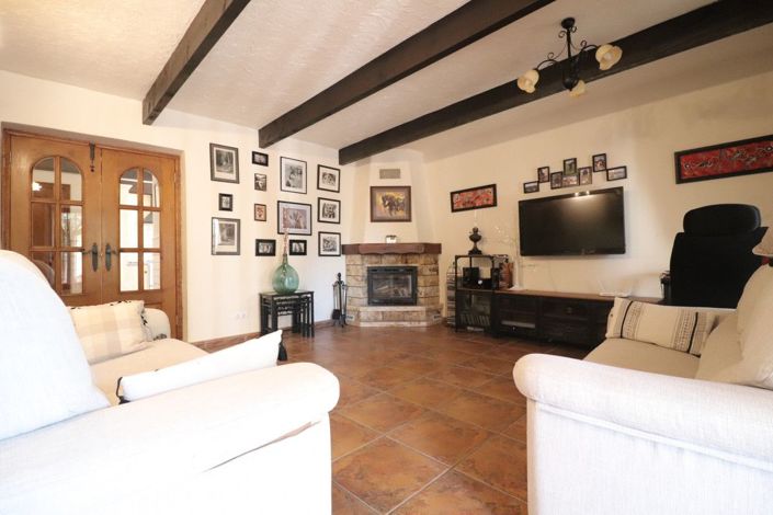 Image No.3-4 Bed Villa for sale
