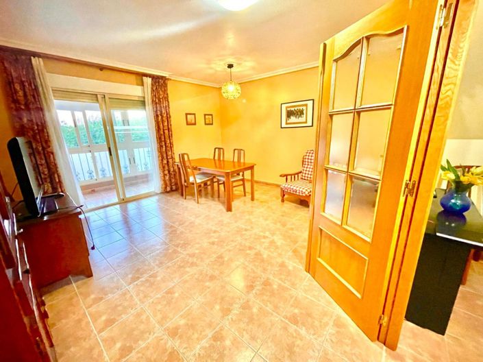 Image No.2-3 Bed Villa for sale