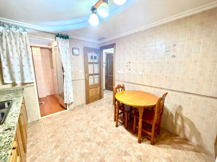 Image No.20-3 Bed Villa for sale