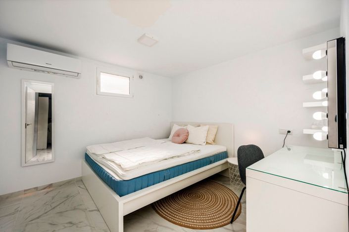 Image No.33-5 Bed Villa for sale