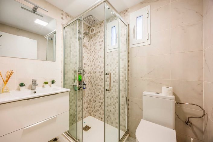 Image No.42-5 Bed Villa for sale