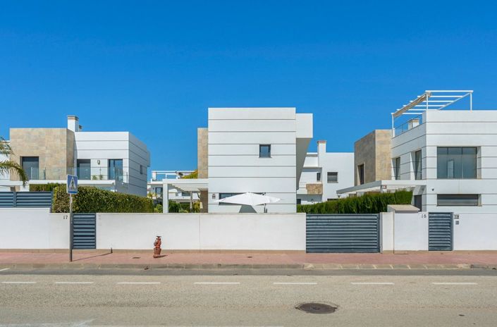 Image No.40-3 Bed Villa for sale