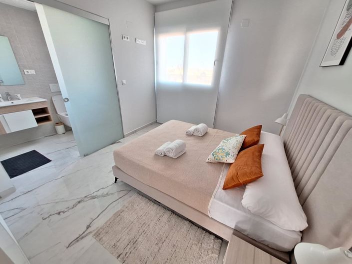 Image No.10-2 Bed Apartment for sale