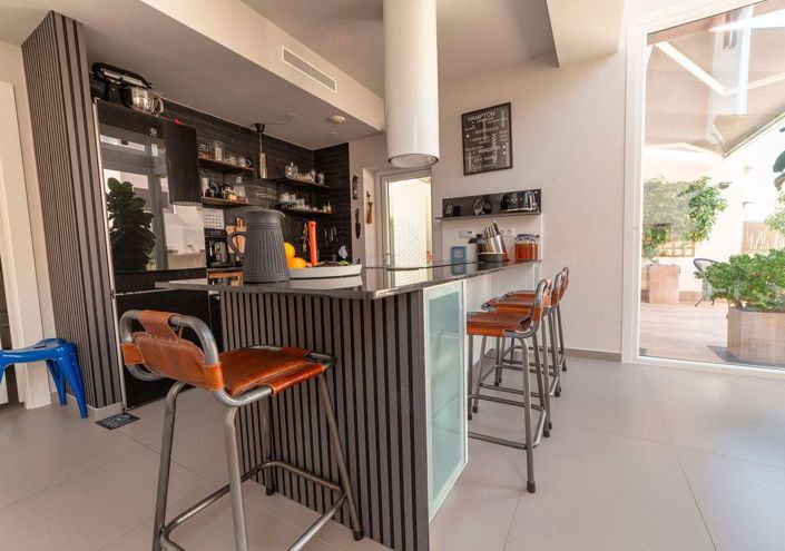 Image No.7-3 Bed Villa for sale