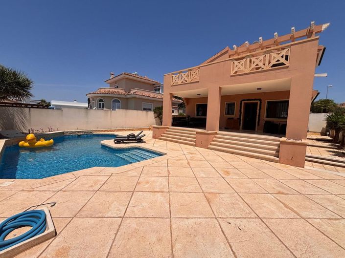 Image No.18-4 Bed Villa for sale