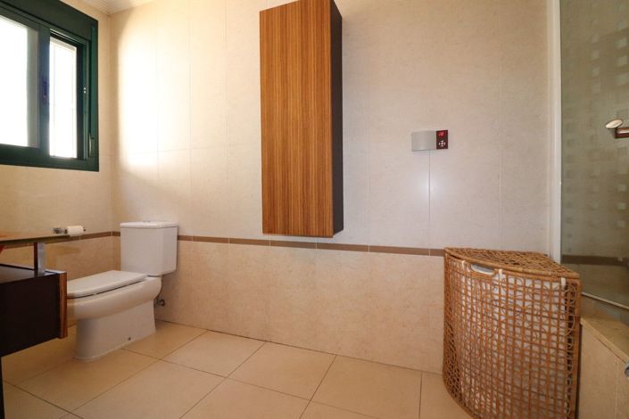 Image No.10-4 Bed Villa for sale