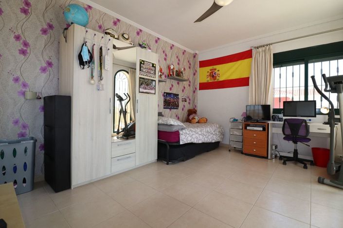 Image No.13-4 Bed Villa for sale