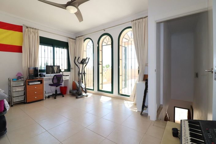 Image No.14-4 Bed Villa for sale