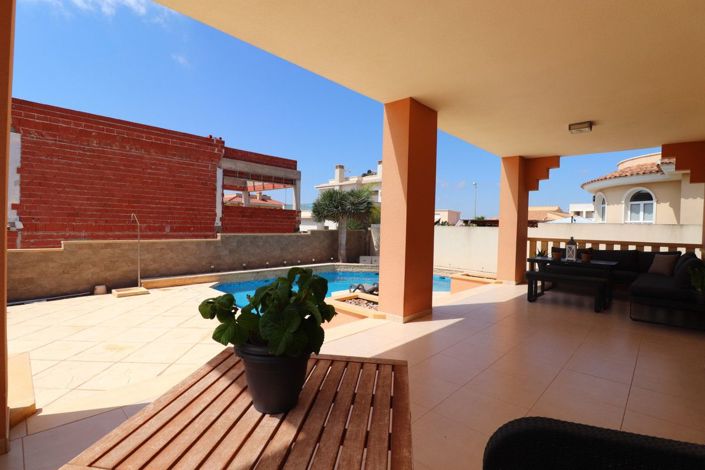 Image No.19-4 Bed Villa for sale