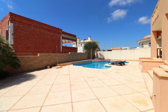 Image No.28-4 Bed Villa for sale