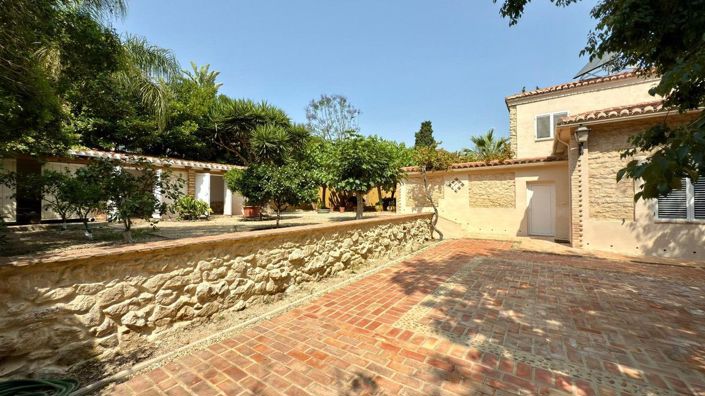 Image No.23-6 Bed Villa for sale