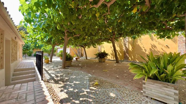Image No.26-6 Bed Villa for sale