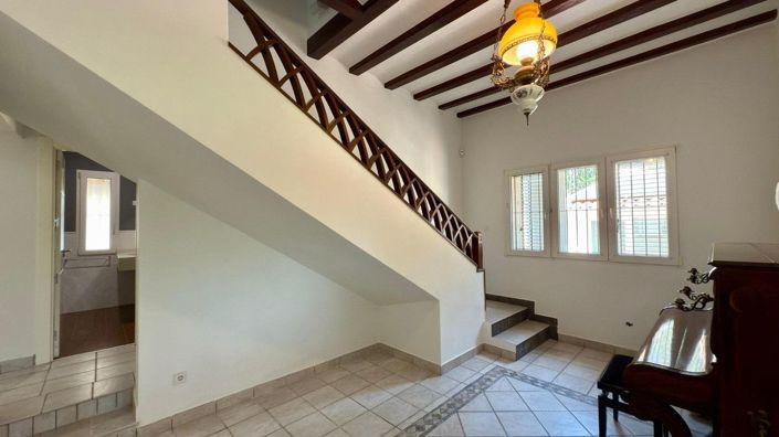 Image No.40-6 Bed Villa for sale