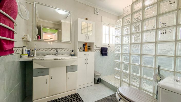 Image No.38-3 Bed Villa for sale
