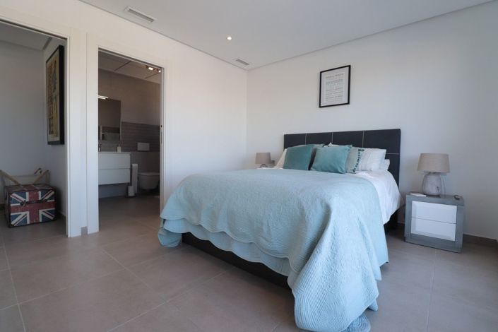 Image No.12-3 Bed Villa for sale