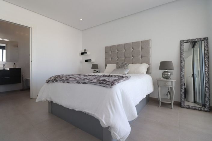 Image No.20-3 Bed Villa for sale