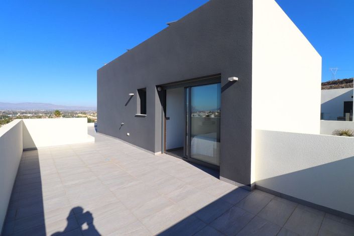 Image No.25-3 Bed Villa for sale