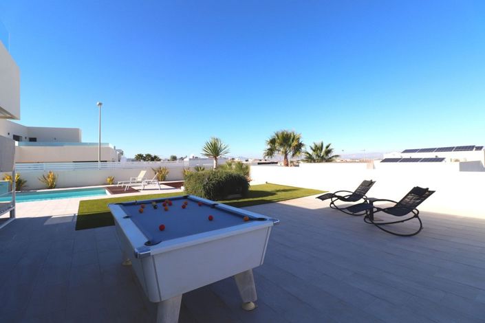 Image No.28-3 Bed Villa for sale