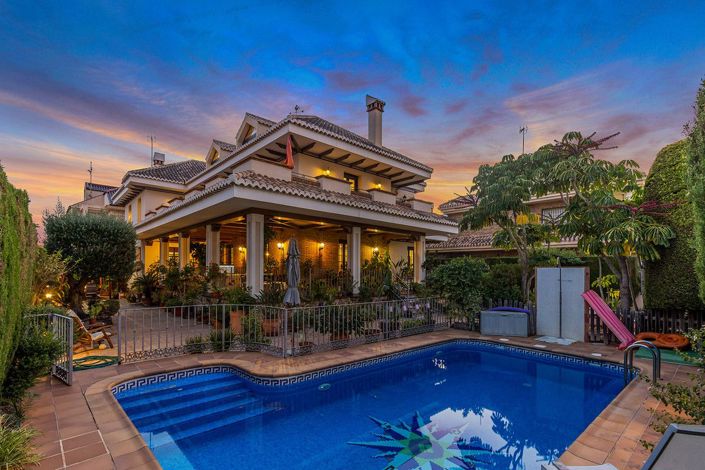 Image No.2-6 Bed Villa for sale