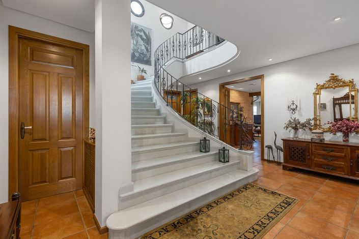 Image No.21-6 Bed Villa for sale
