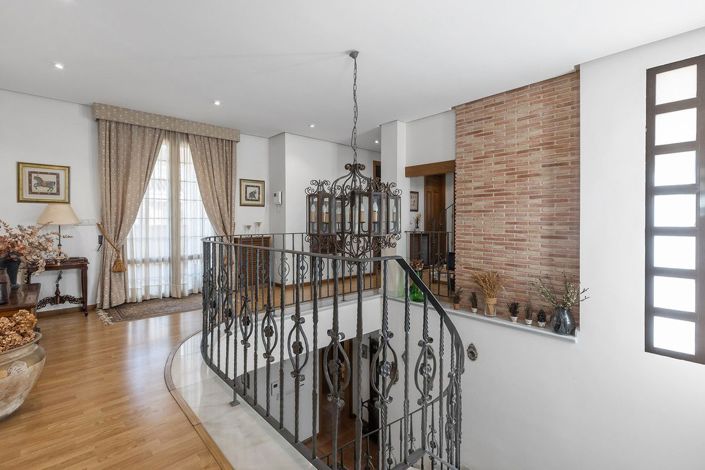 Image No.35-6 Bed Villa for sale
