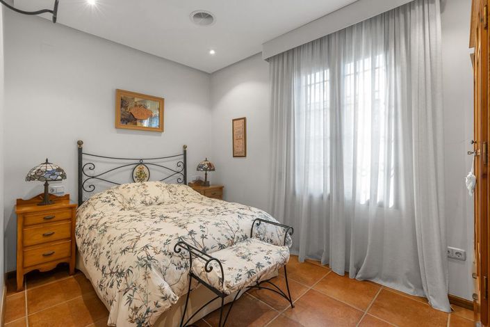 Image No.36-6 Bed Villa for sale