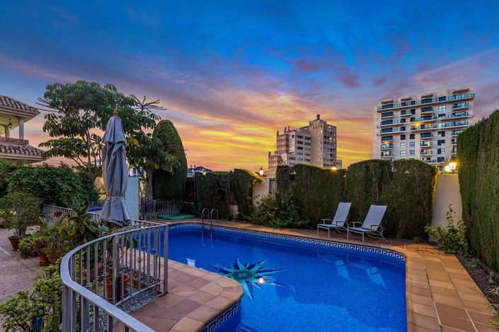 Image No.4-6 Bed Villa for sale