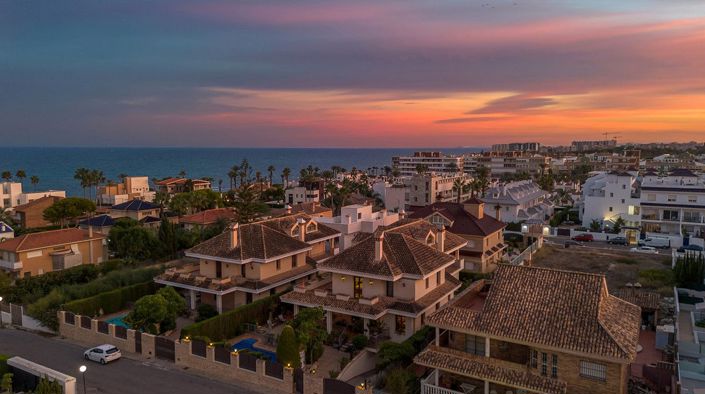 Image No.7-6 Bed Villa for sale