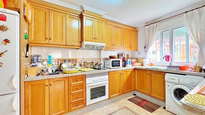 Image No.15-3 Bed House for sale