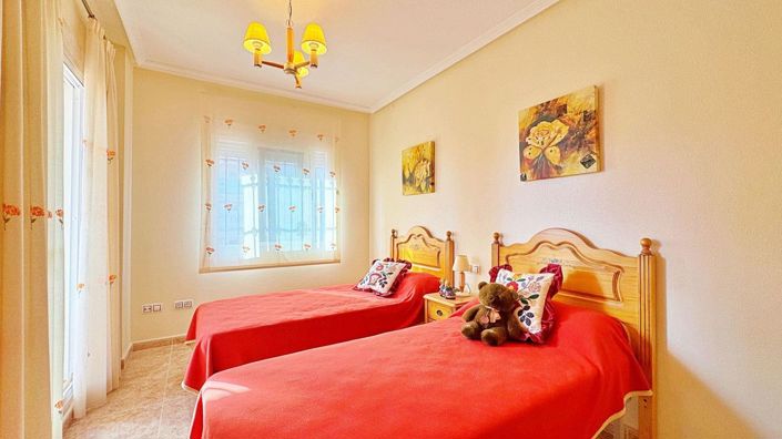 Image No.23-3 Bed House for sale