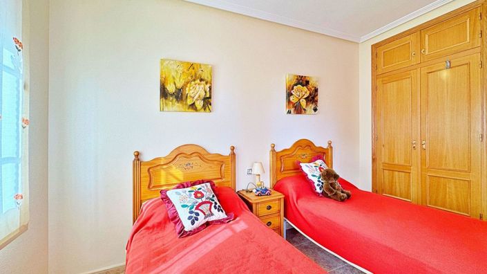 Image No.25-3 Bed House for sale