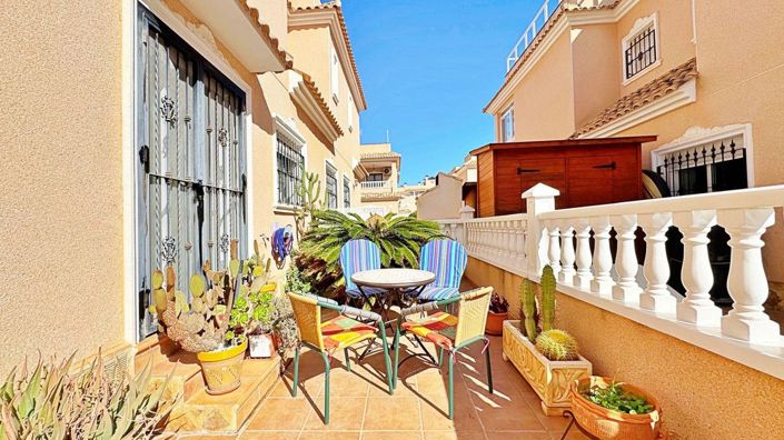 Image No.7-3 Bed House for sale