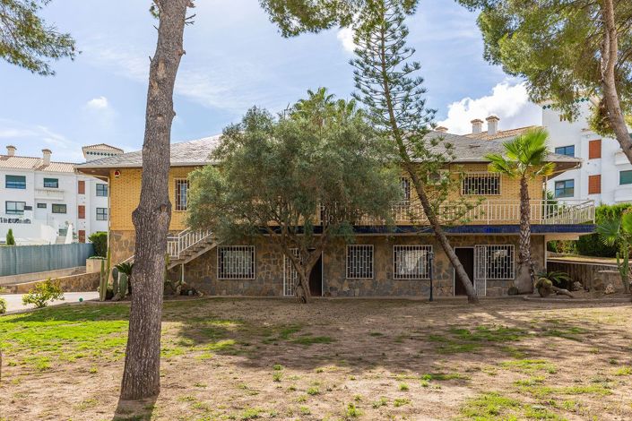 Image No.49-5 Bed Villa for sale