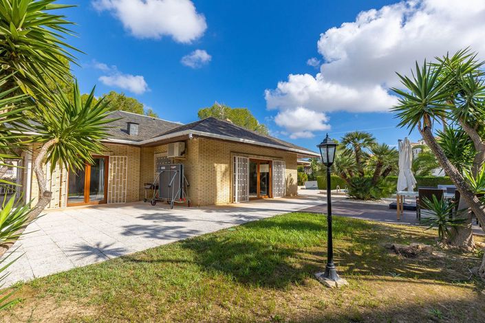Image No.6-5 Bed Villa for sale