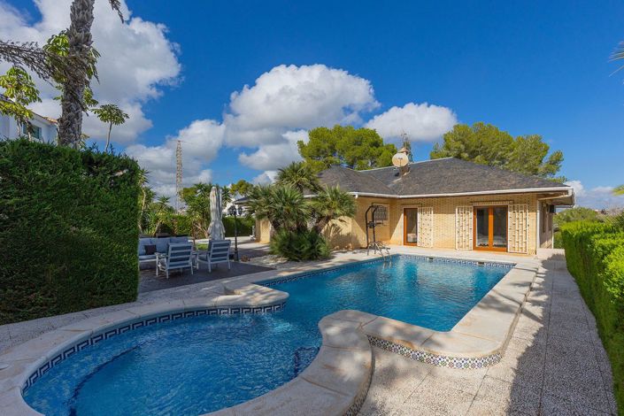 Image No.9-5 Bed Villa for sale