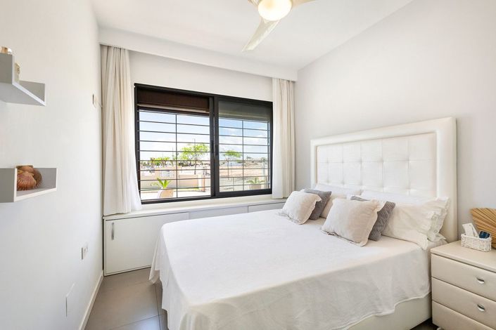 Image No.19-4 Bed Apartment for sale