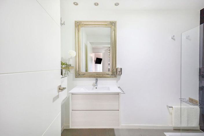 Image No.24-4 Bed Apartment for sale