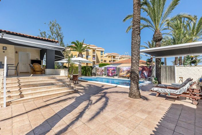Image No.3-4 Bed Villa for sale