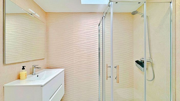 Image No.16-3 Bed House for sale