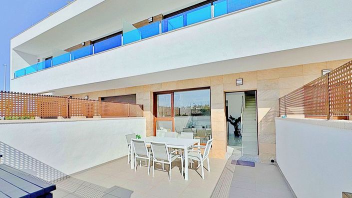Image No.2-3 Bed House for sale