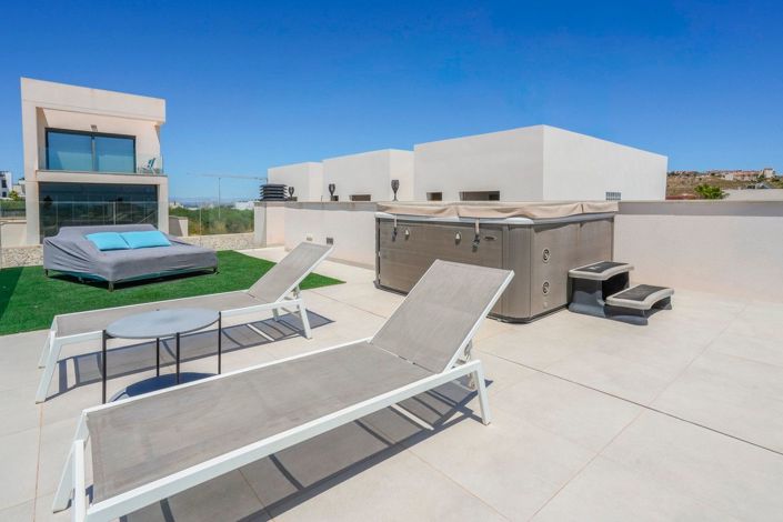 Image No.44-4 Bed Villa for sale