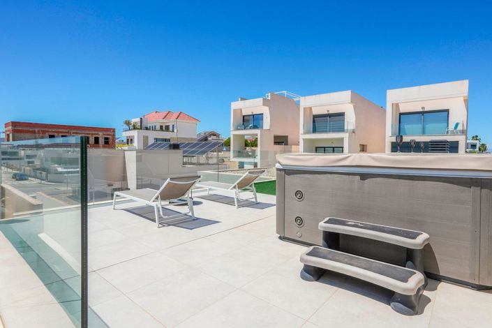 Image No.45-4 Bed Villa for sale