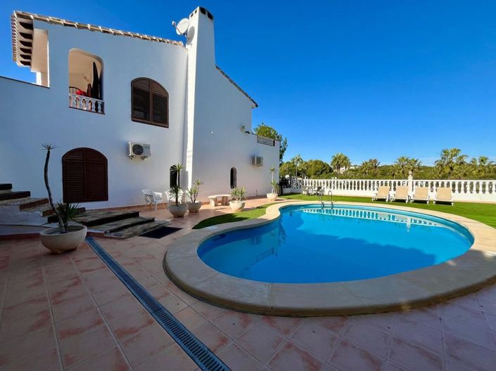 Image No.26-4 Bed Villa for sale