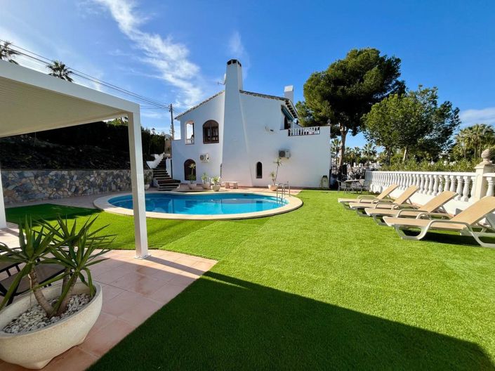 Image No.4-4 Bed Villa for sale