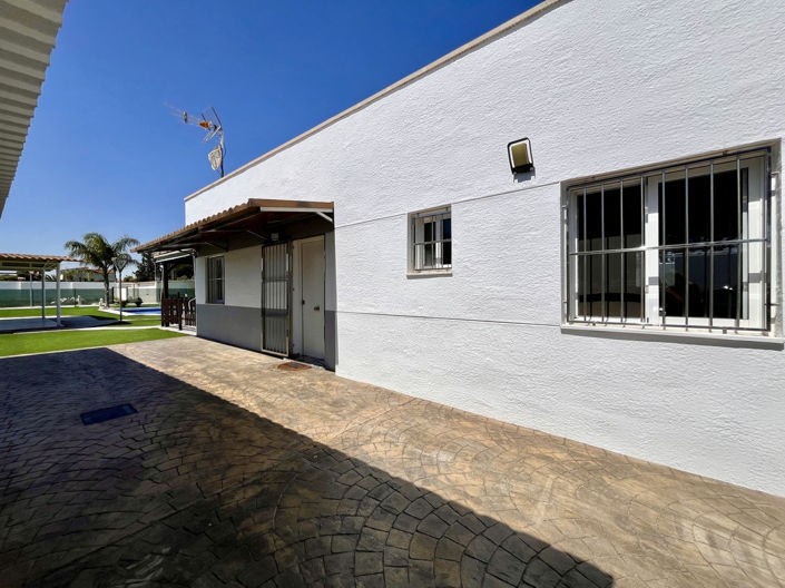 Image No.2-3 Bed Country House for sale