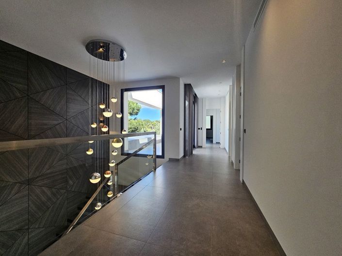 Image No.34-5 Bed Villa for sale