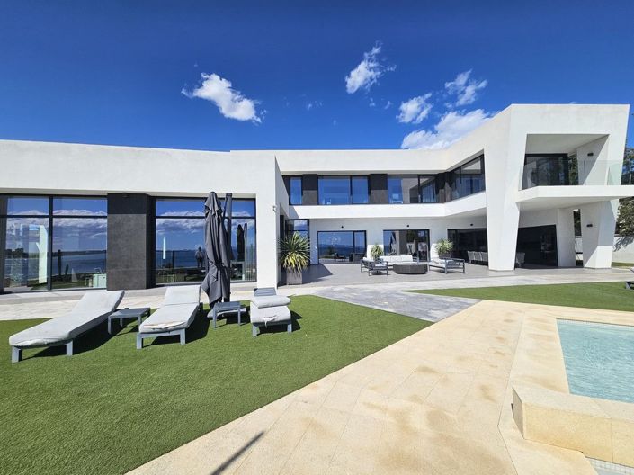 Image No.5-5 Bed Villa for sale