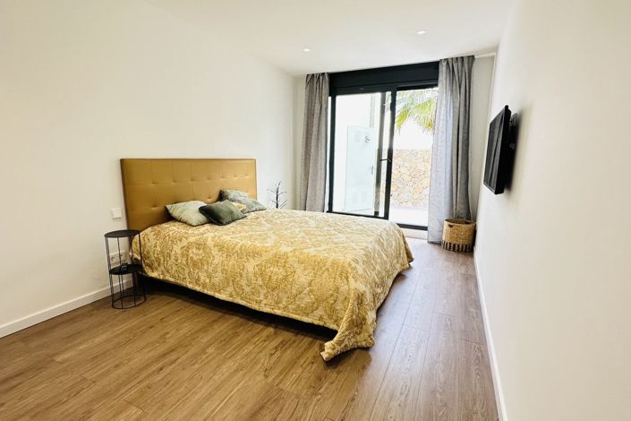 Image No.24-6 Bed Villa for sale