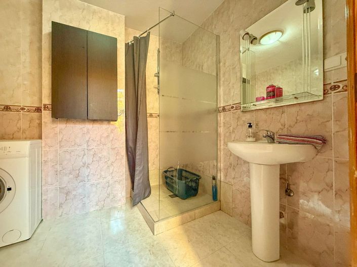 Image No.17-5 Bed Apartment for sale